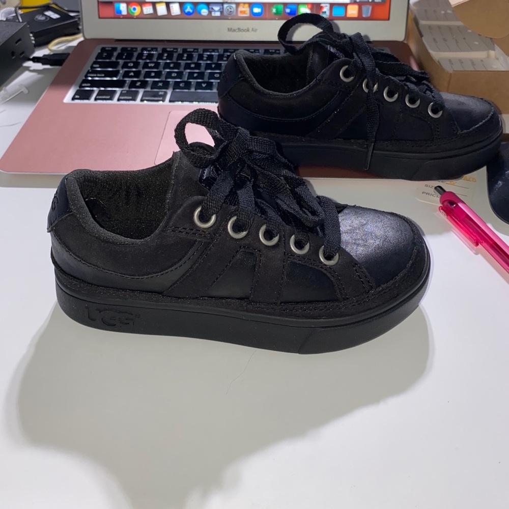 EUC UGG|Marcus Sneakers
